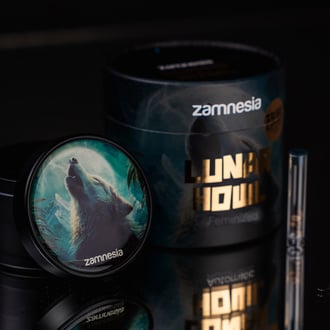 Lunar Howl (Zamnesia Seeds) - 7 gefeminiseerde Zaden + Grinder