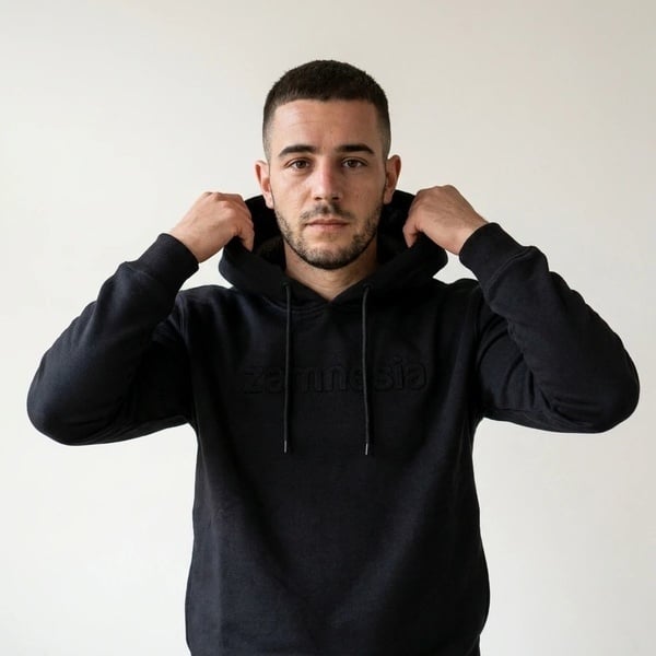Zamnesia Embossed Hoodie | Zwart