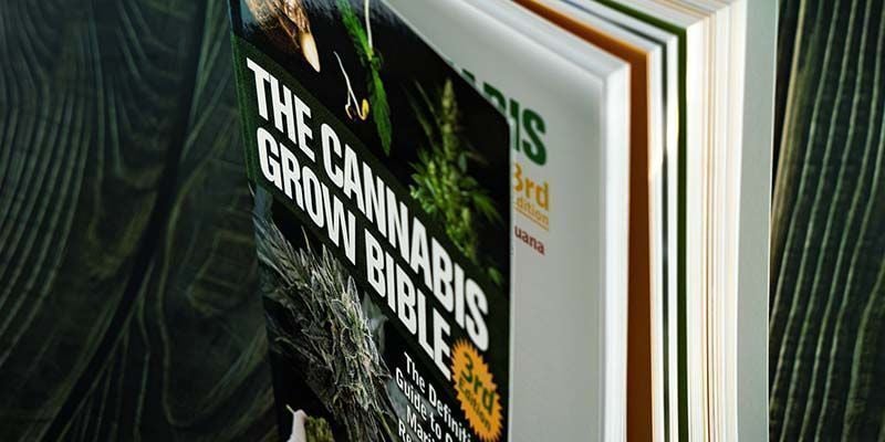 The Cannabis Grow Bible (3e Editie)