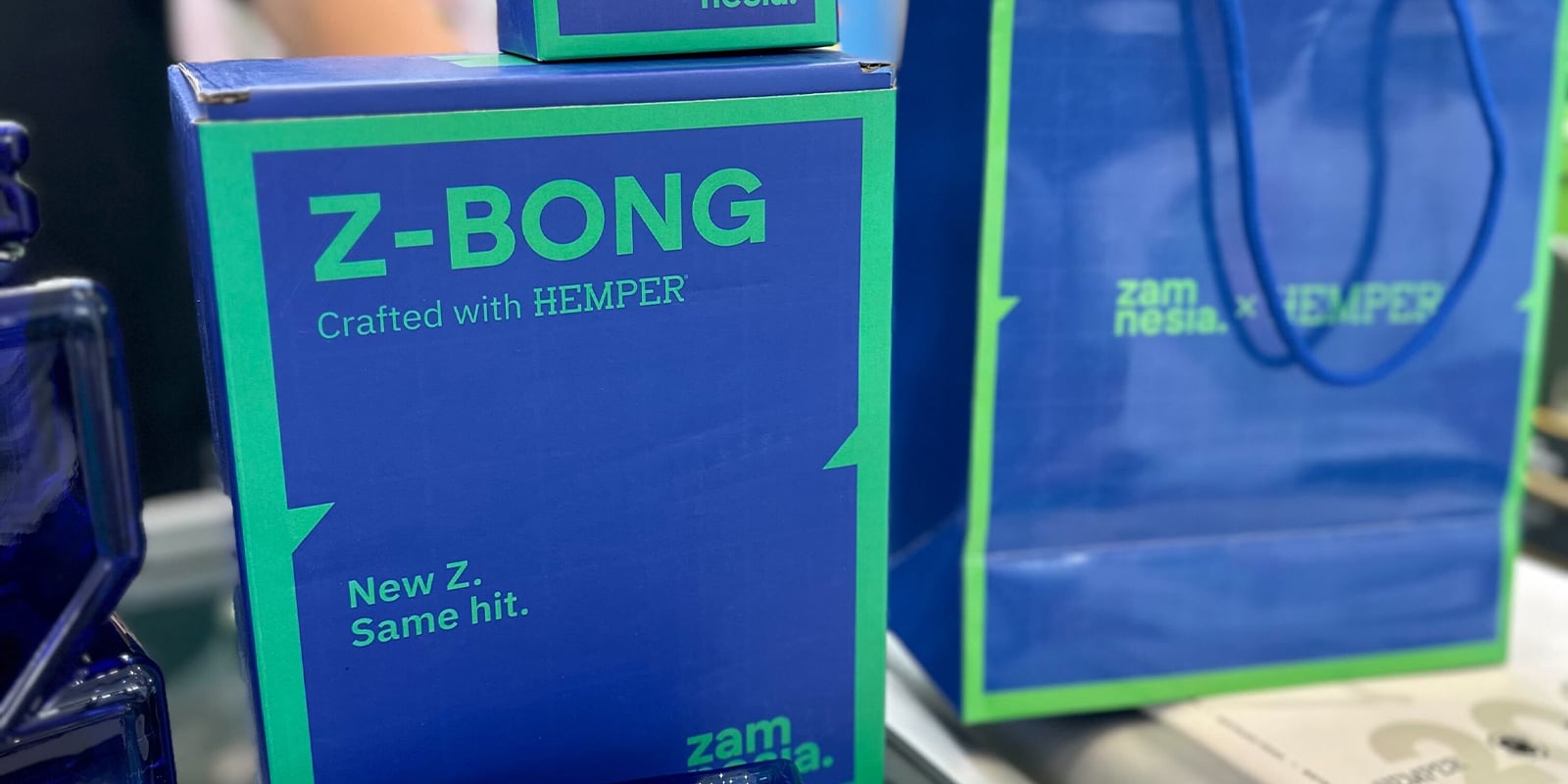 Nieuwe bongs bij de stand van Hemper Nieuwe bongs bij de stand van Hemper
