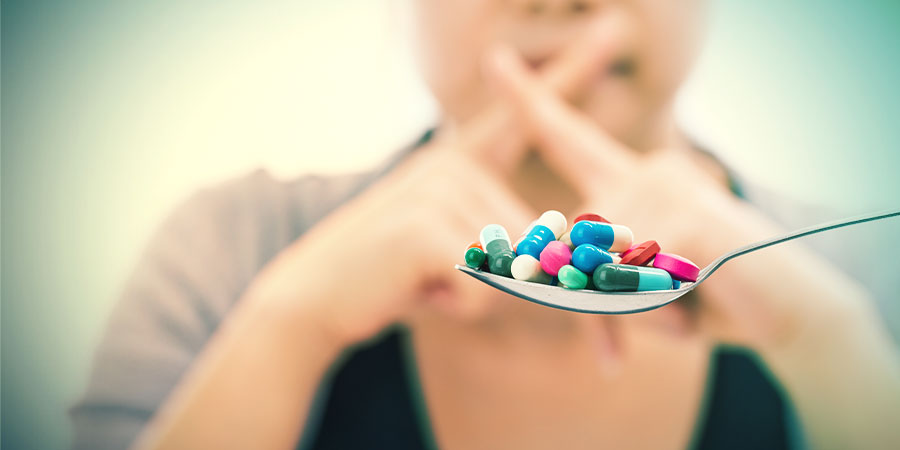 GEBRUIK GEEN DRUGS MET MEDICIJNEN