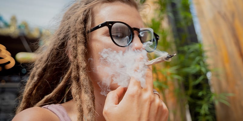 De hoeveelheid THC en de dosering
