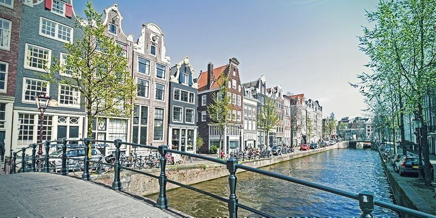 Smoke Spots In Amsterdam: Aan De Amsterdamse Grachten