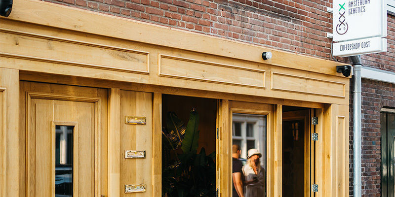 Coffeeshop Oost — Eervolle Vermelding