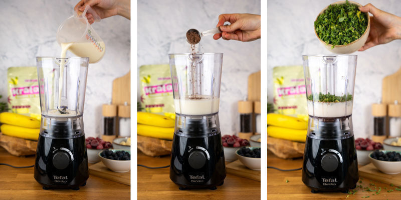 Voeg het cacaopoeder, de kaneel, de melk en de rauwe boerenkool toe aan de blender.