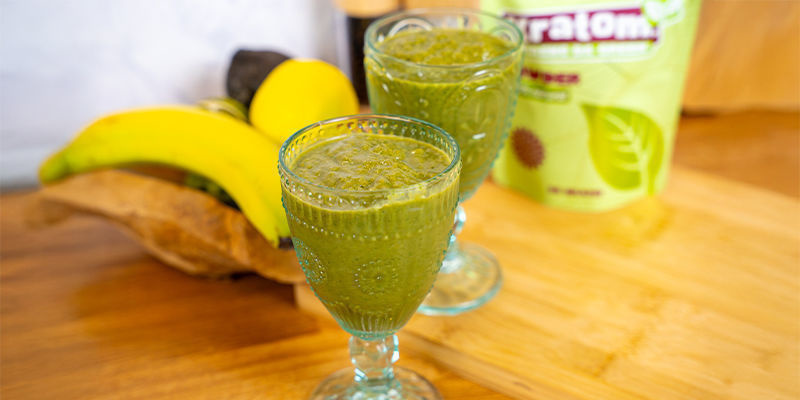 Chocolade kratom smoothie met notenboter