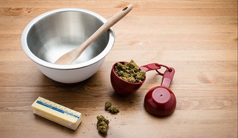 Hoe maak je cannabis boter?