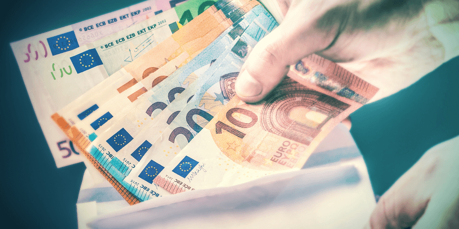 Contant Geld In Een Envelop CONTANT GELD IN EEN ENVELOP
