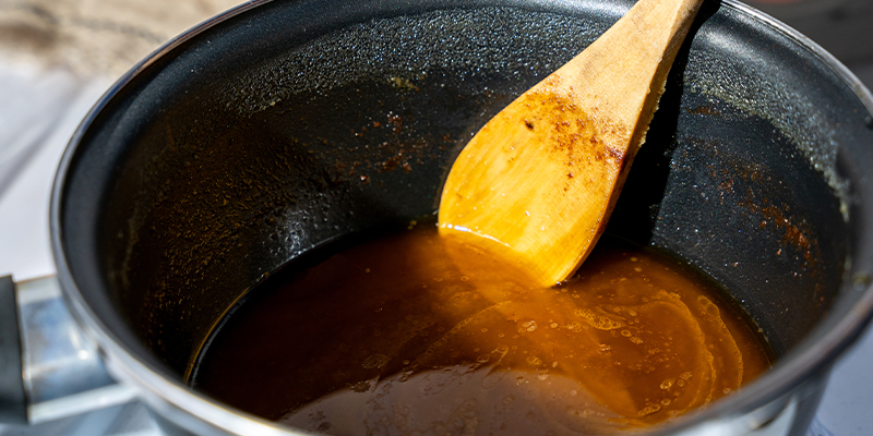 Laat het mengsel 1-4 uur zachtjes koken.