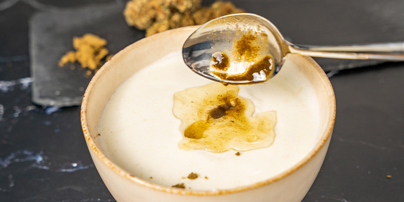Als je tevreden bent met het mengsel, meng je het simpelweg door je bakje yoghurt, en voilà!