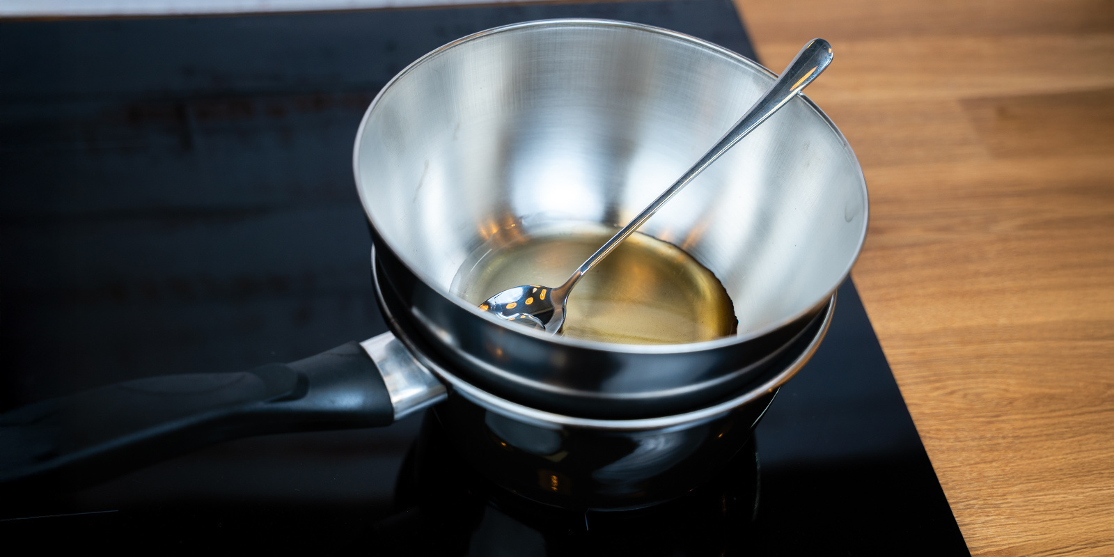Verwarm au bain-marie.